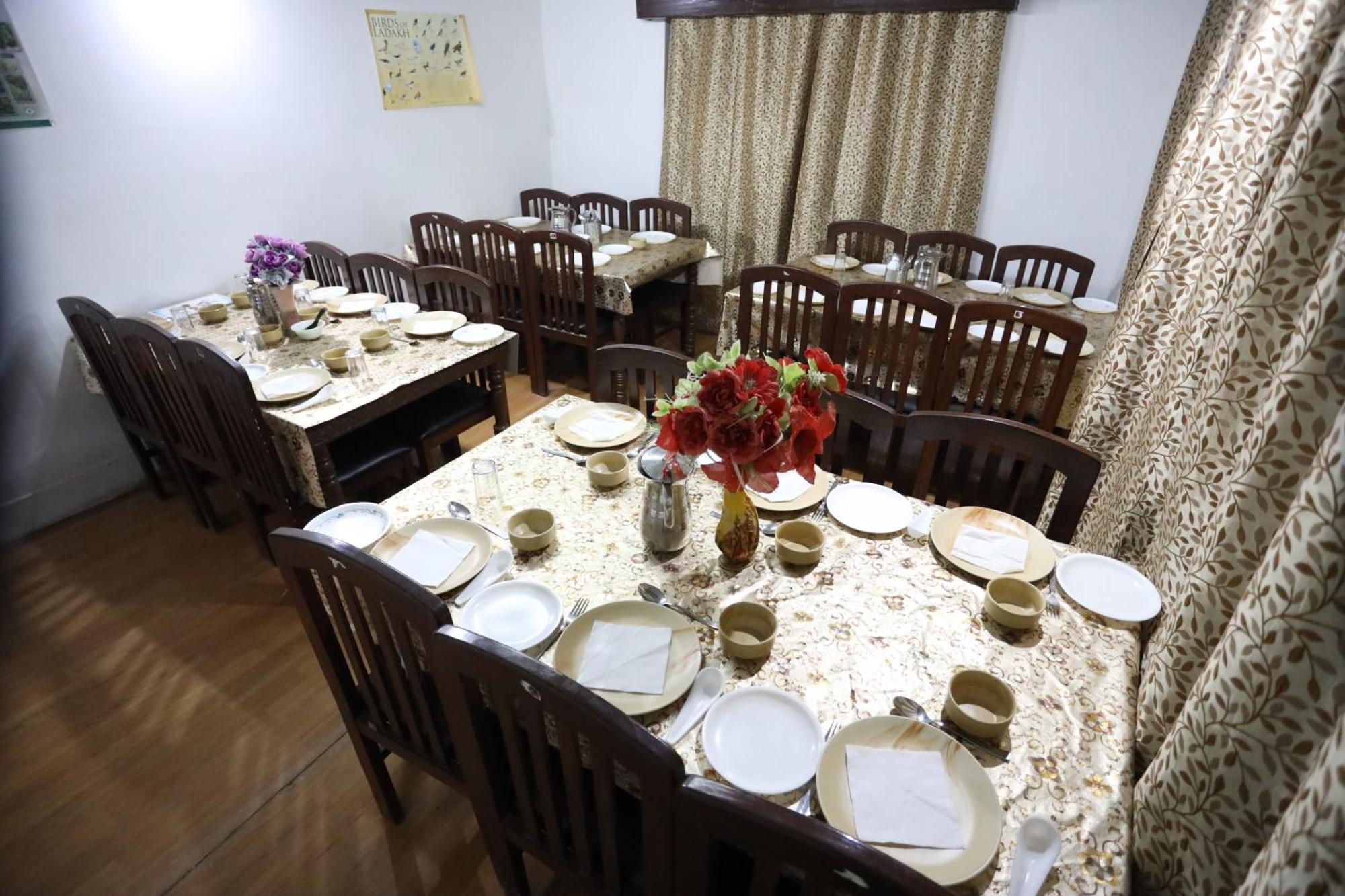 Hotel Jan Palace Лех Екстериор снимка